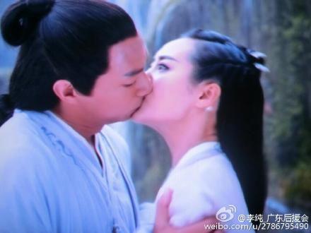 国产剧配角吻戏合集视频,甜蜜瞬间大盘点  第1张