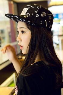 鸭舌帽国产美女图片视频,鸭舌帽下的时尚魅力  第3张