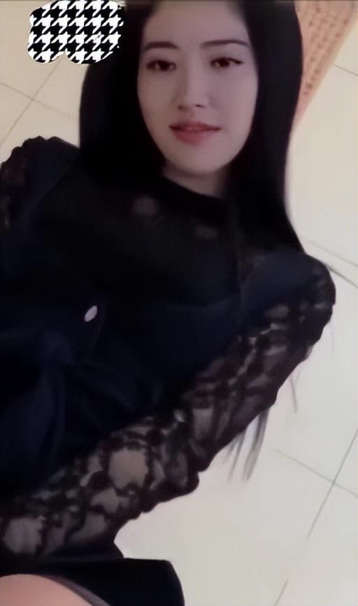 国产模特私密视频流出,揭秘娱乐圈不为人知的黑暗面  第1张