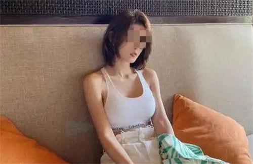 国产模特私密视频流出,揭秘娱乐圈不为人知的黑暗面  第2张